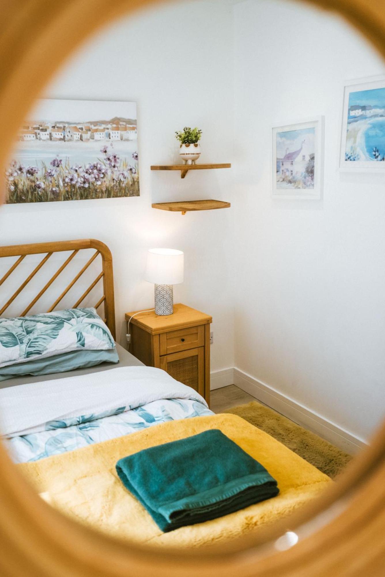 Breathtaking High Street Townhouse With Stunning Sea Views At 'The Old Fishermans Townhouse' Falmouth Eksteriør bilde
